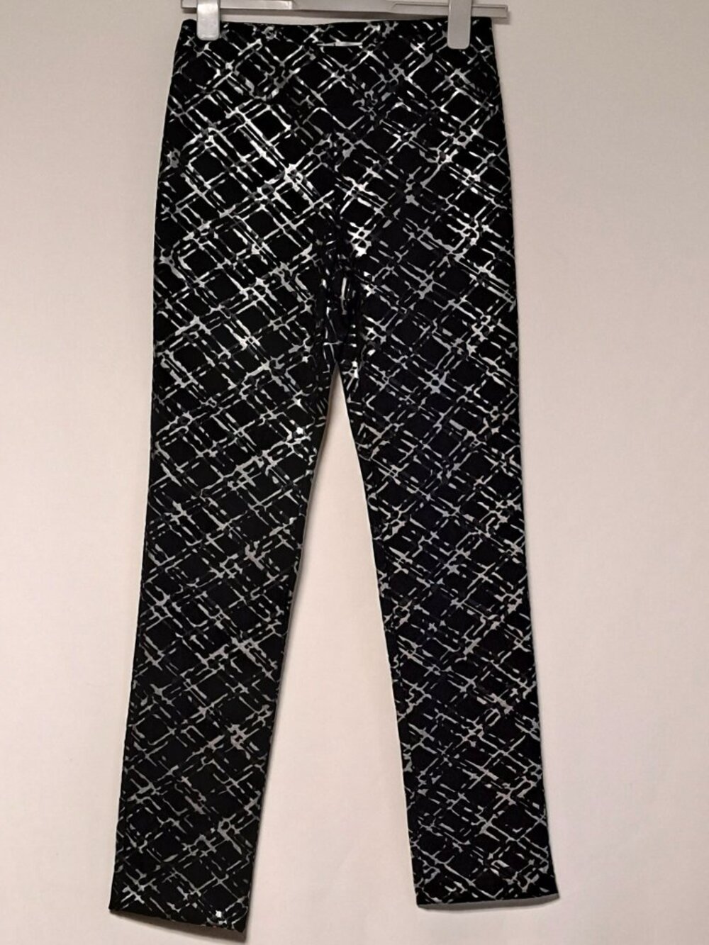 BLACK LADIES PANTS W METALLIC DESIGNS SIZE 4 LANA GABRIELLE LG